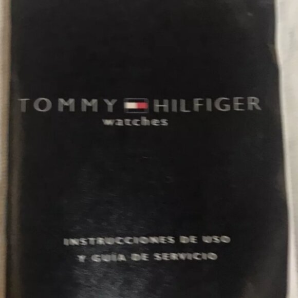 Women\'s Tommy Hilfiger Quartz Analog Dial Causal LARGE Round Watch T10041 NIB